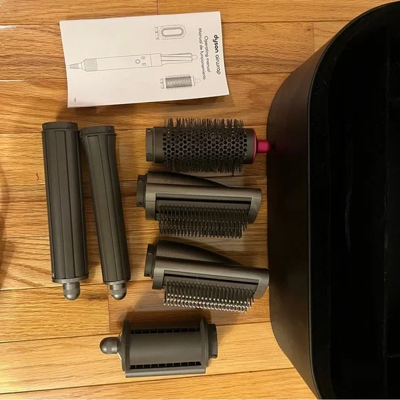 Dyson Airwrap Multi-Styler Complete Long Hair with NEW upgraded attachments - Picture 8 of 9